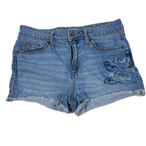 Universal Thread Floral Embroidered Denim Shorts - Picture 2 of 7